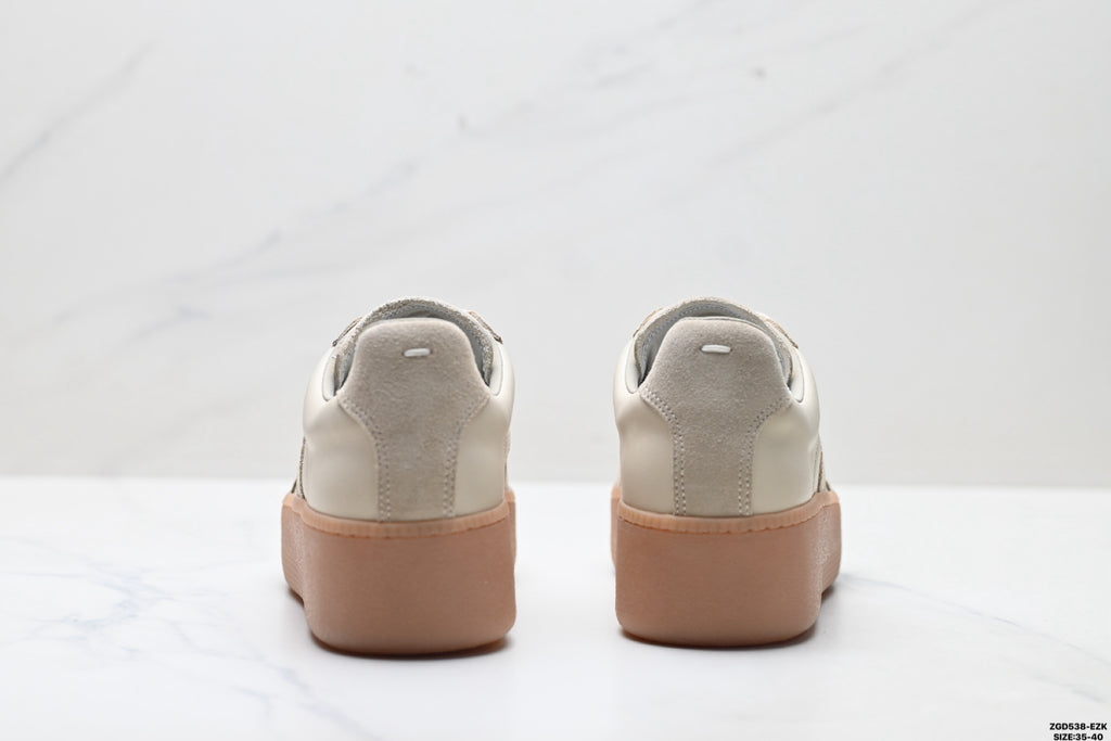 Maison Margiela Replica Wedge Round-Toe Low-Top Sneaker in Calfskin & Suede — S58WS0282P1895HA169