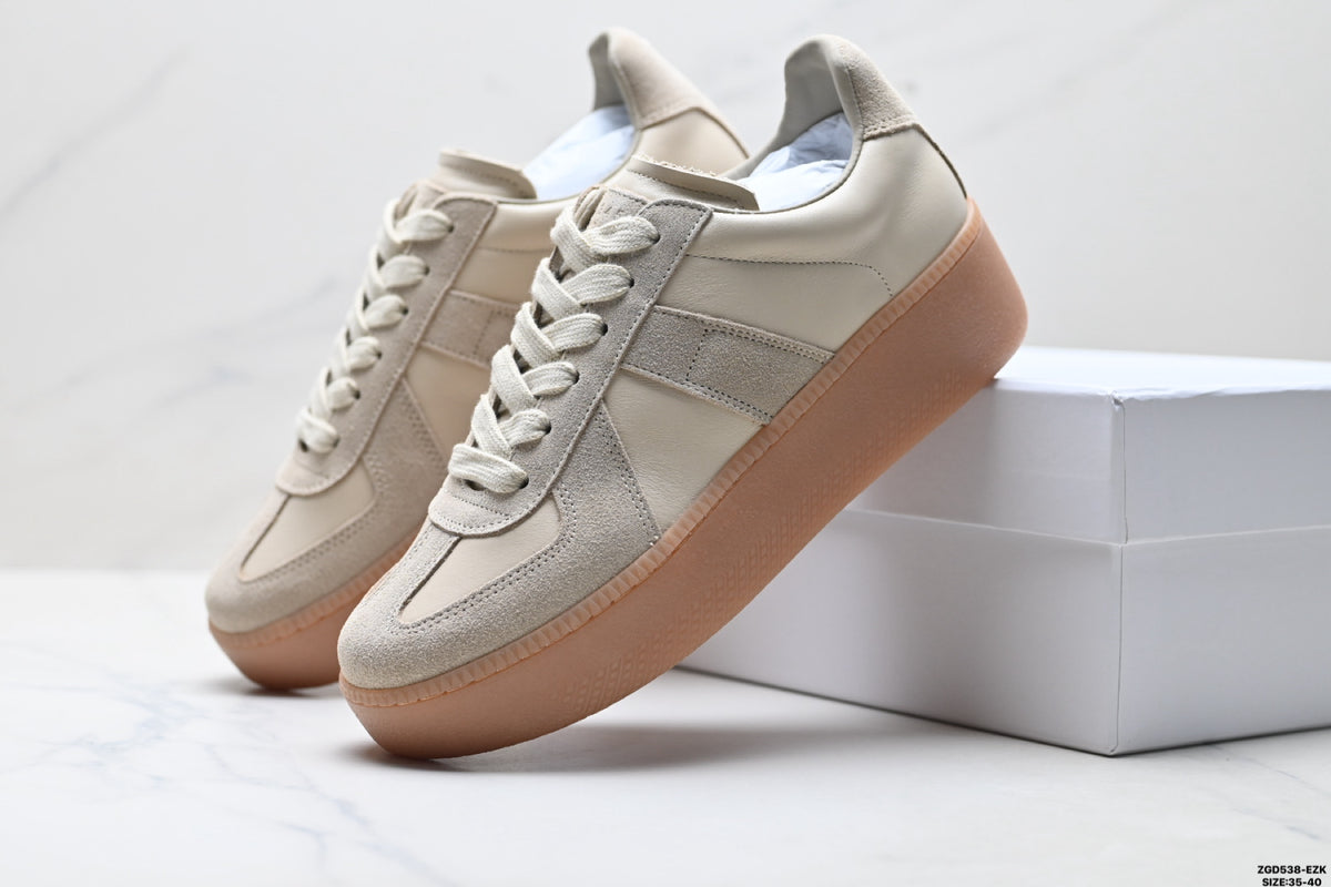 Maison Margiela Replica Wedge Round-Toe Low-Top Sneaker in Calfskin & Suede — S58WS0282P1895HA169