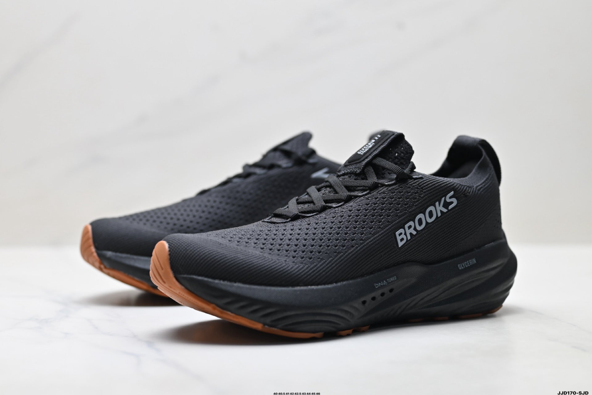 Brooks Glycerin StealthFit 22 Low-Top Marathon Running Shoe — 110448-072