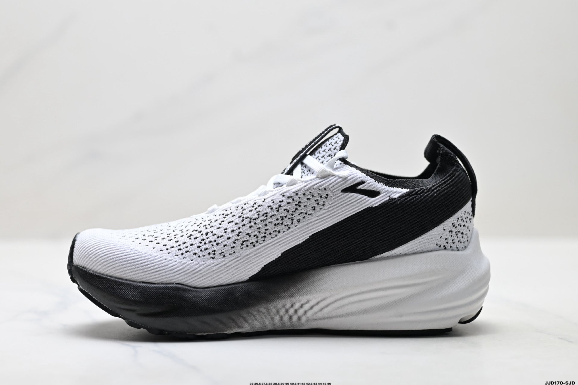 Brooks Glycerin StealthFit 22 Low-Top Marathon Running Shoe — 120437-135