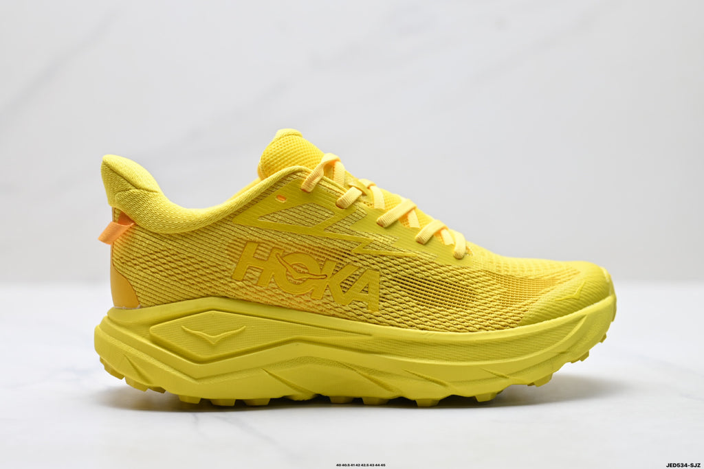 HOKA Challenger 8 Low-Top Running Shoe 1168716-ENL