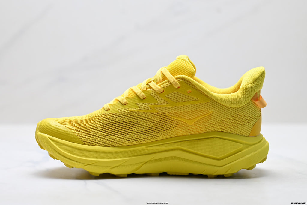 HOKA Challenger 8 Low-Top Running Shoe 1168716-ENL