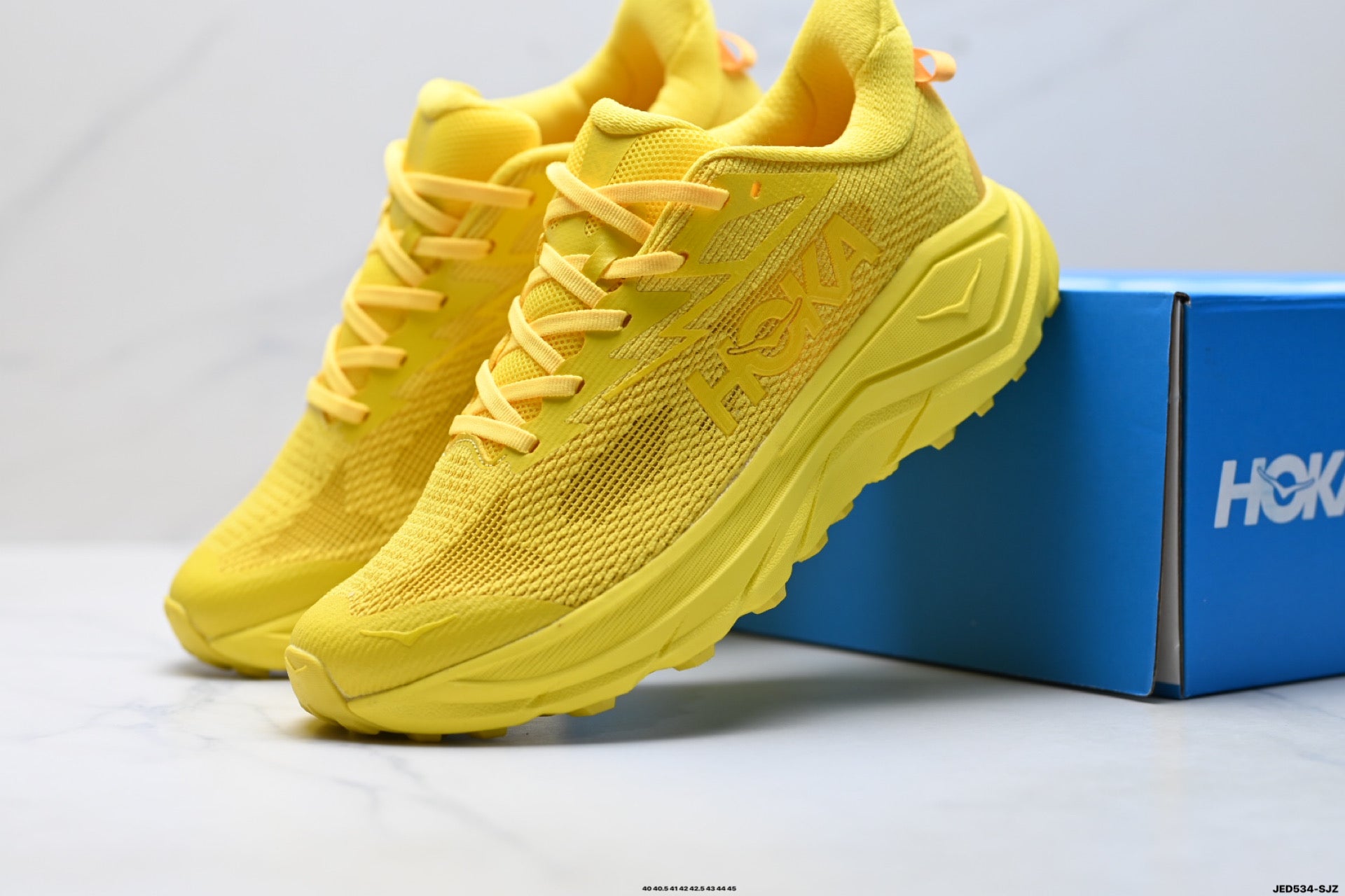 HOKA Challenger 8 Low-Top Running Shoe 1168716-ENL