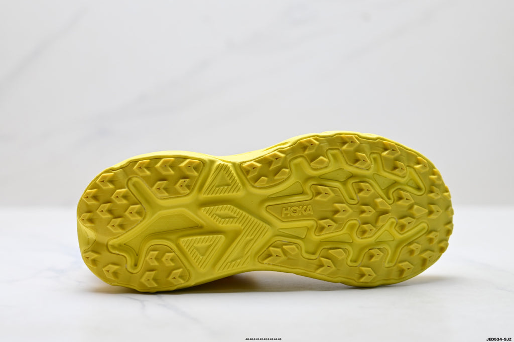 HOKA Challenger 8 Low-Top Running Shoe 1168716-ENL