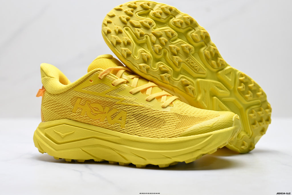 HOKA Challenger 8 Low-Top Running Shoe 1168716-ENL