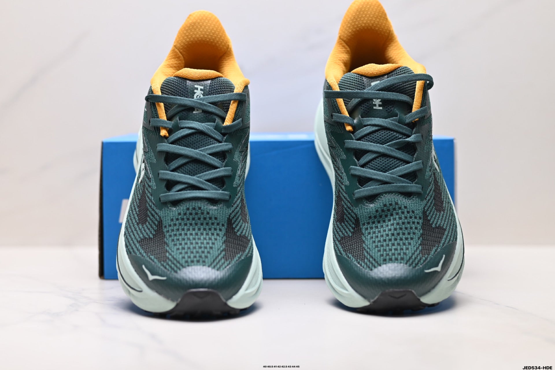 HOKA Challenger 8 Low-Top Running Shoe – BFSG 1168716-BFSG