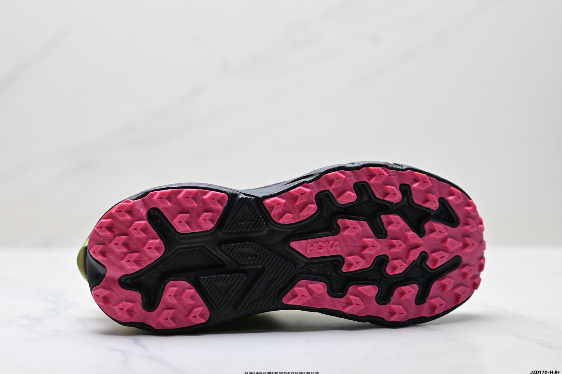 HOKA Challenger 8 Low-Top Running Shoe – 1168716-NHK