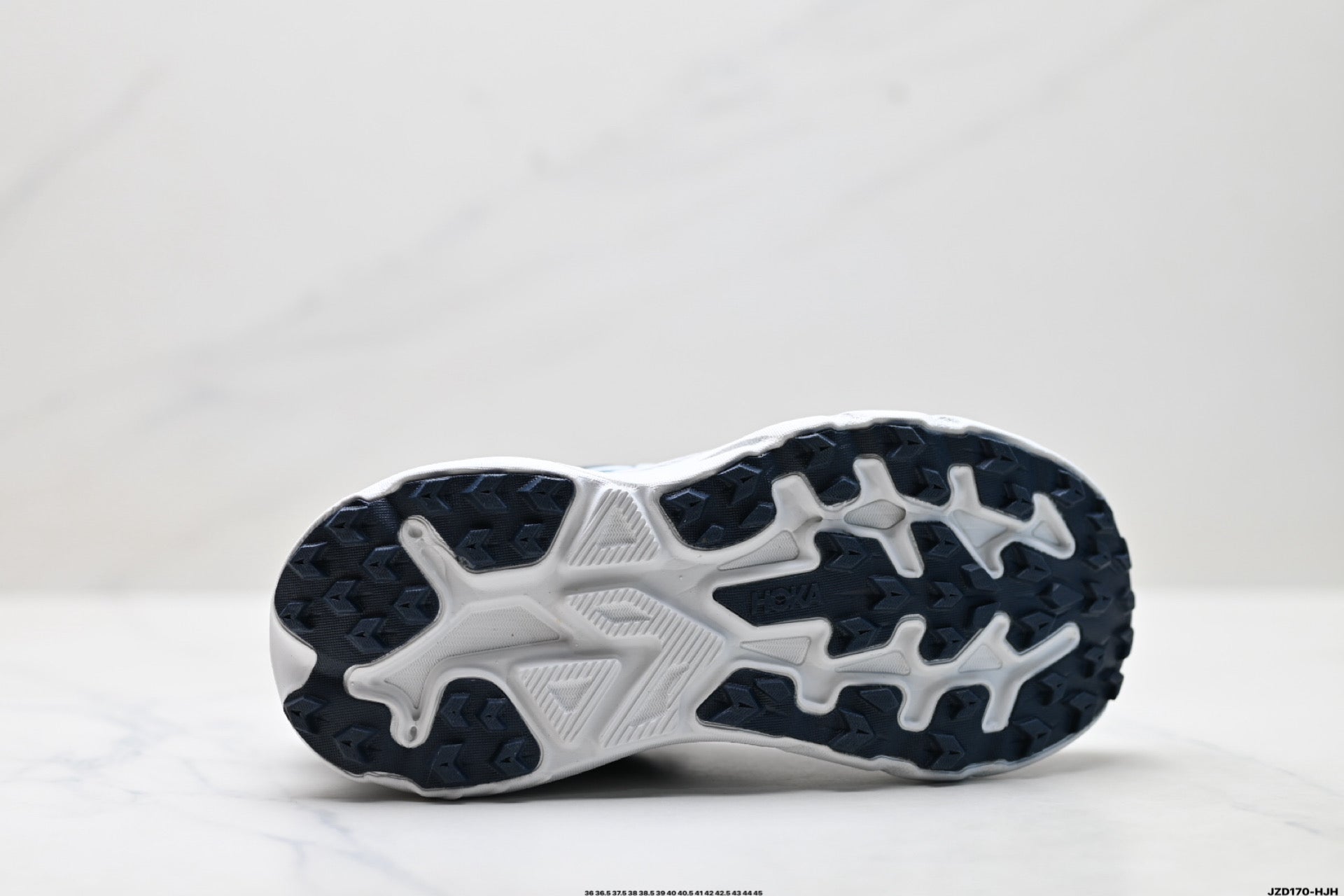 HOKA Challenger 8 Low-Top Running Shoe – MGRT 1168716-MGRT