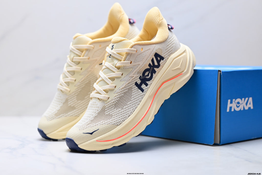 HOKA Challenger 8 Low-Top Running Shoe 1168717– VWM