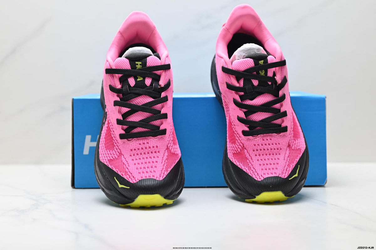 HOKA Challenger 8 Low-Top Running Shoe 1168717– NNR