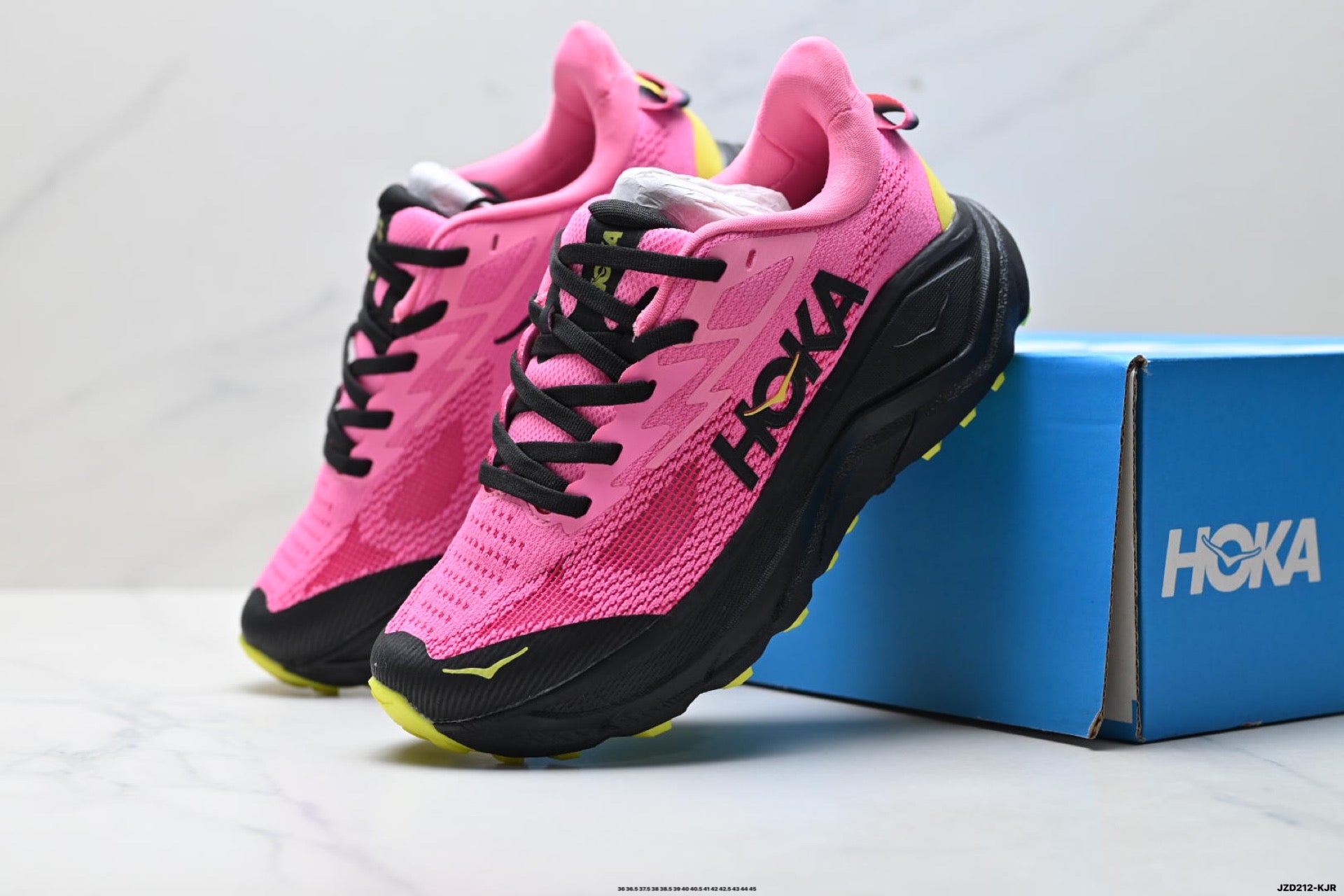 HOKA Challenger 8 Low-Top Running Shoe 1168717– NNR