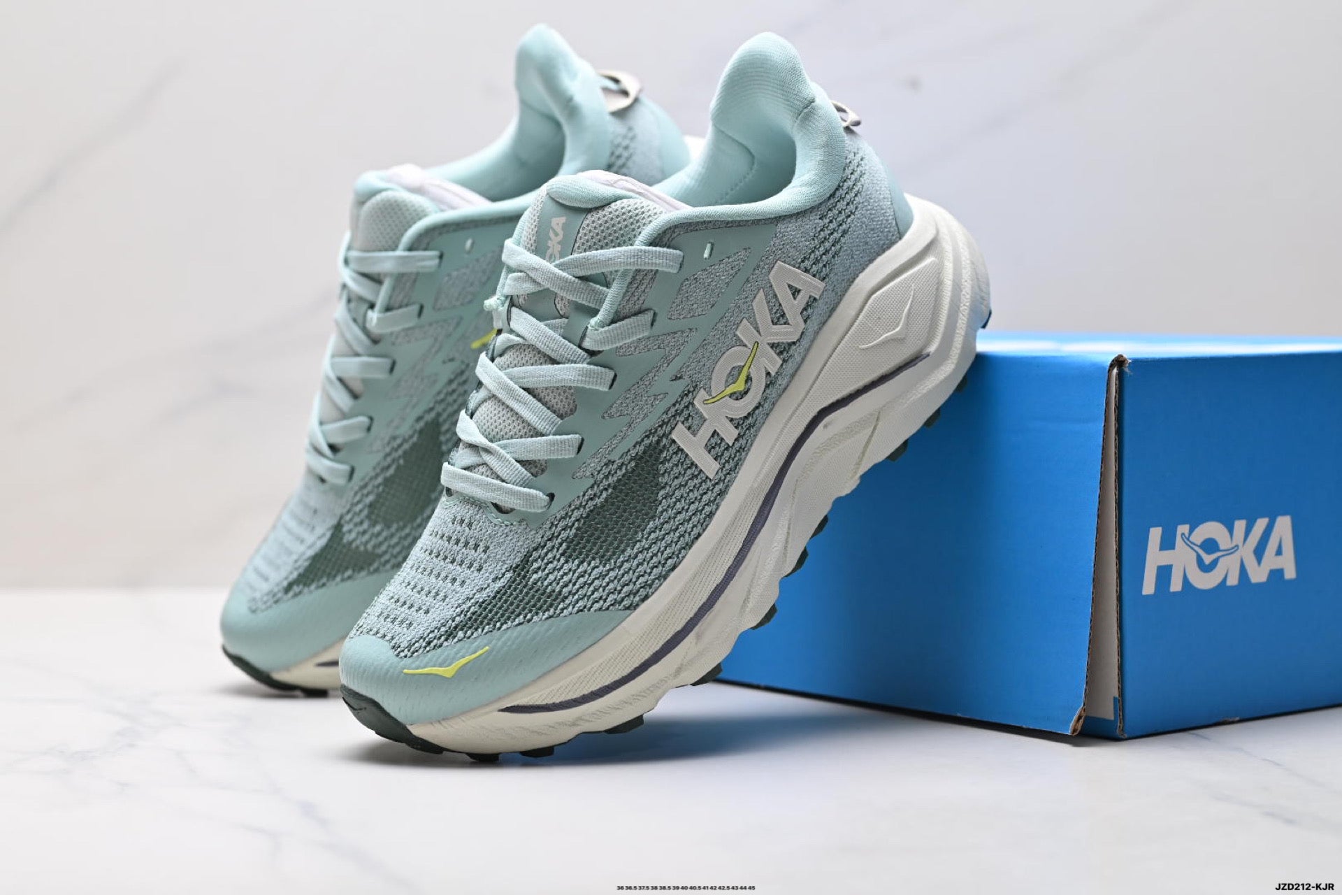 HOKA Challenger 8 Low-Top Running Shoe 1168718 –JDT