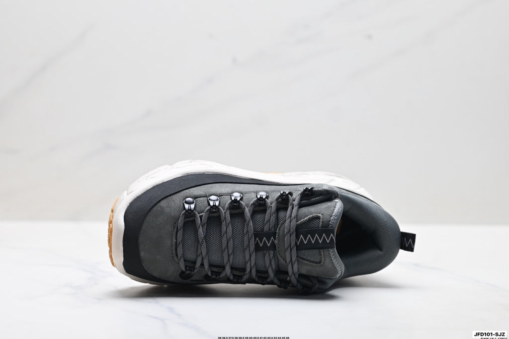 HOKA ONE ONE Tor Summit Low-Top Shoe 1147952–OLC