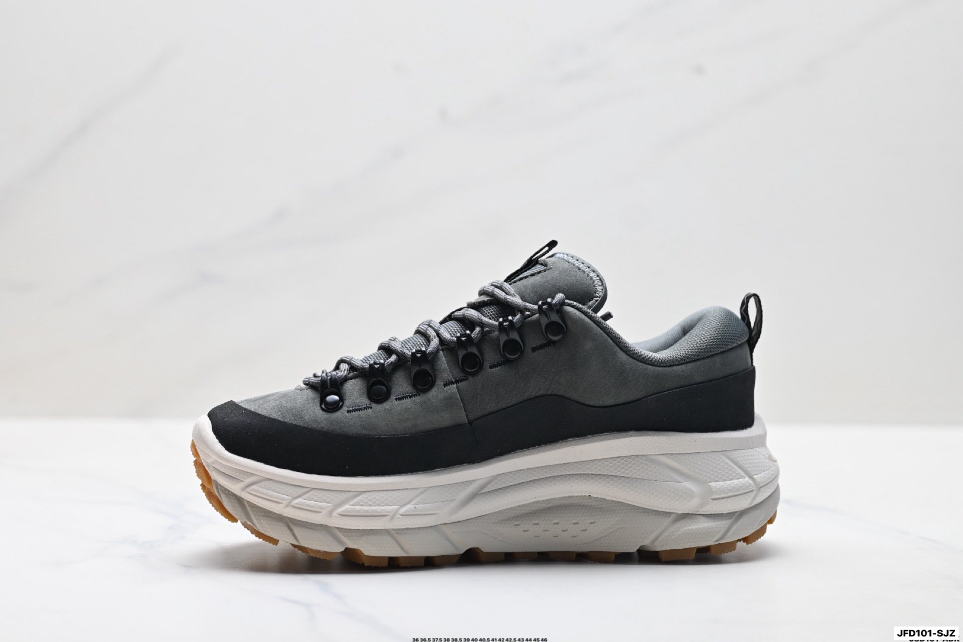 HOKA ONE ONE Tor Summit Low-Top Shoe 1147952–OLC