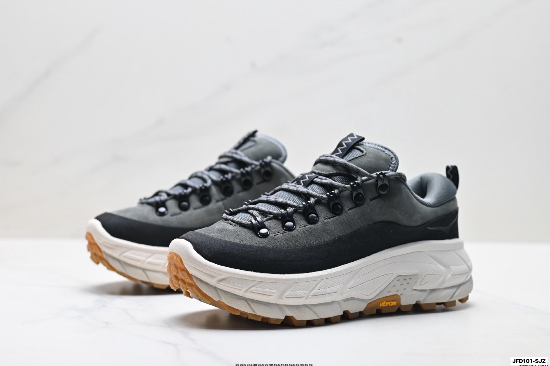 HOKA ONE ONE Tor Summit Low-Top Shoe 1147952–OLC