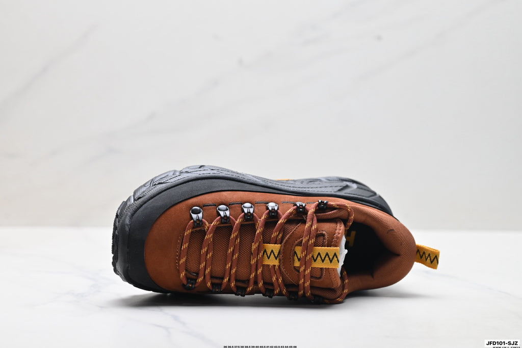 HOKA ONE ONE Tor Summit Low-Top Shoe 1147952– HBCK