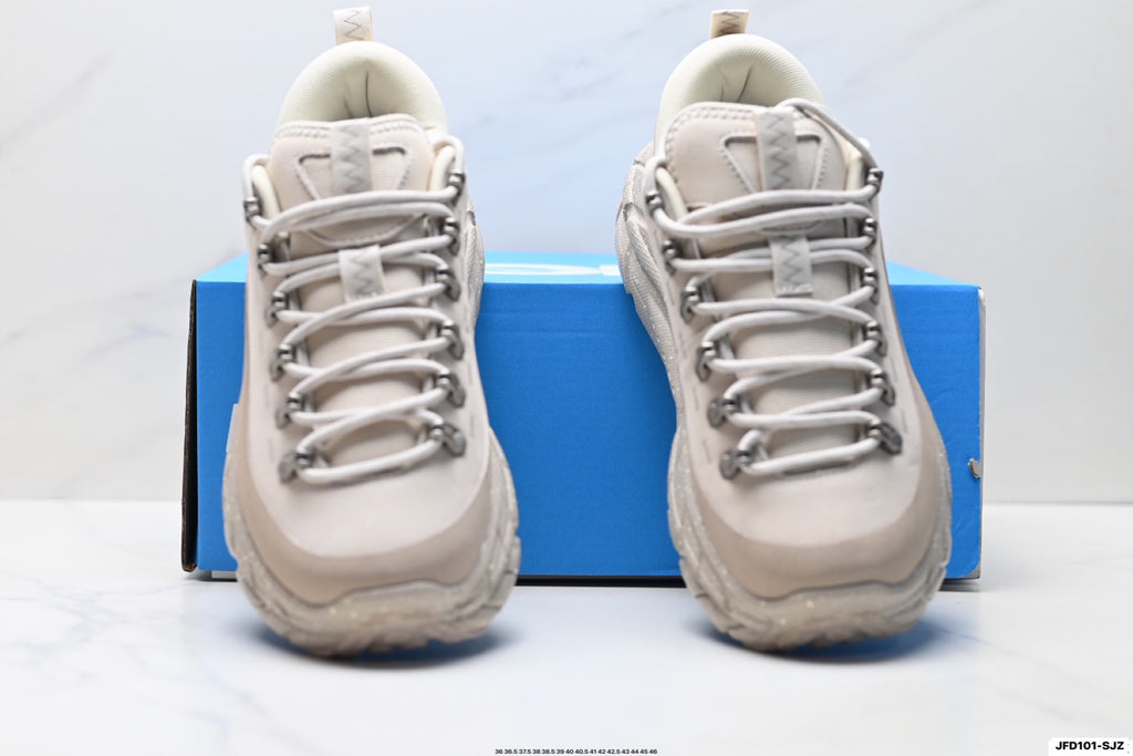 HOKA ONE ONE Tor Summit Low-Top Shoe 1147952– OLK
